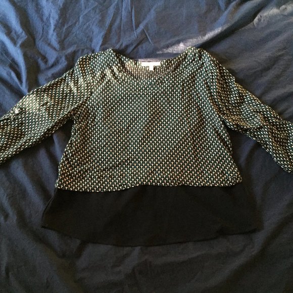 Flowy Patterned Blouse - Picture 2 of 4